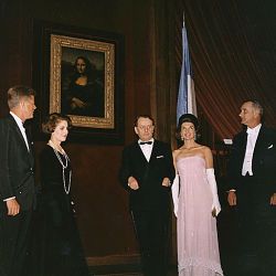 Unveiling of the Mona Lisa. President Kennedy, Madame Malraux, French MInister of Cultural Affairs Andre Malraux, Mrs. Kennedy, Vice President Johnson. Washington, D.C., National Gallery of Art
