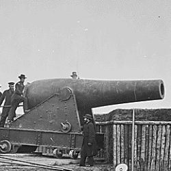 Cannon of largest size mounted in Fort, at Battery Rodgers