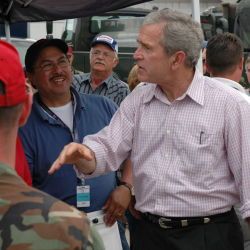 [Severe Storms, Tornadoes, and Flooding] GREENSBURG, KS, 5-7-07 -- President Bush visits with the many volunteers and members of local, state and federal agencies including FEMA who came to help the p
