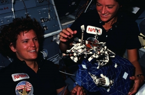 Astronauts Kathryn Sullivan and Sally Ride Show Off Their Invention