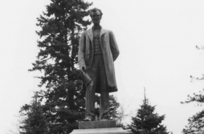 Abraham Lincoln Statue, Clermont, IA